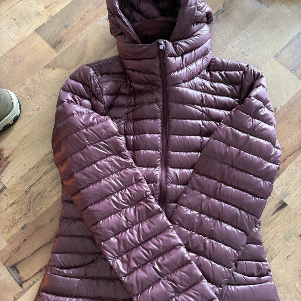 Lululemon Women's Puffer Jacket in Plum